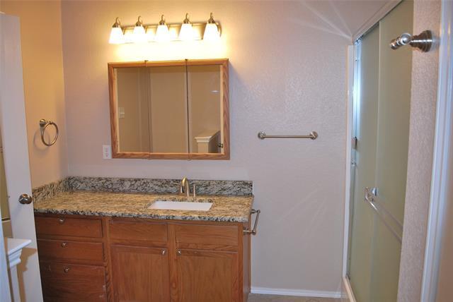 Building Photo - 3015 Scenic Glen Dr