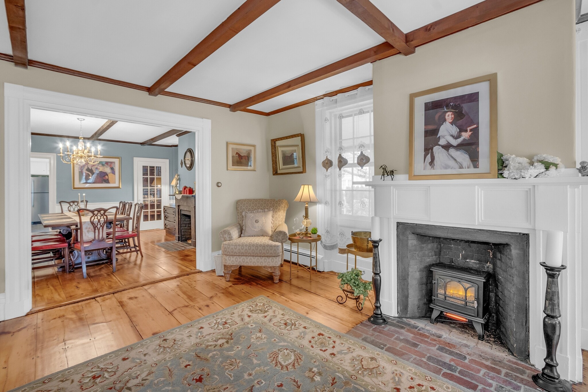 Lining room, 1st floor - 205 Main St