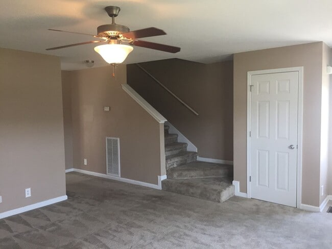 Building Photo - 4 bedroom Exit 1