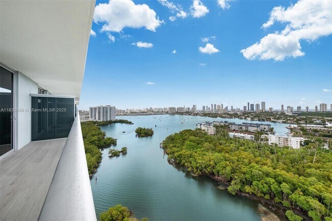 Building Photo - 16385 Biscayne Blvd
