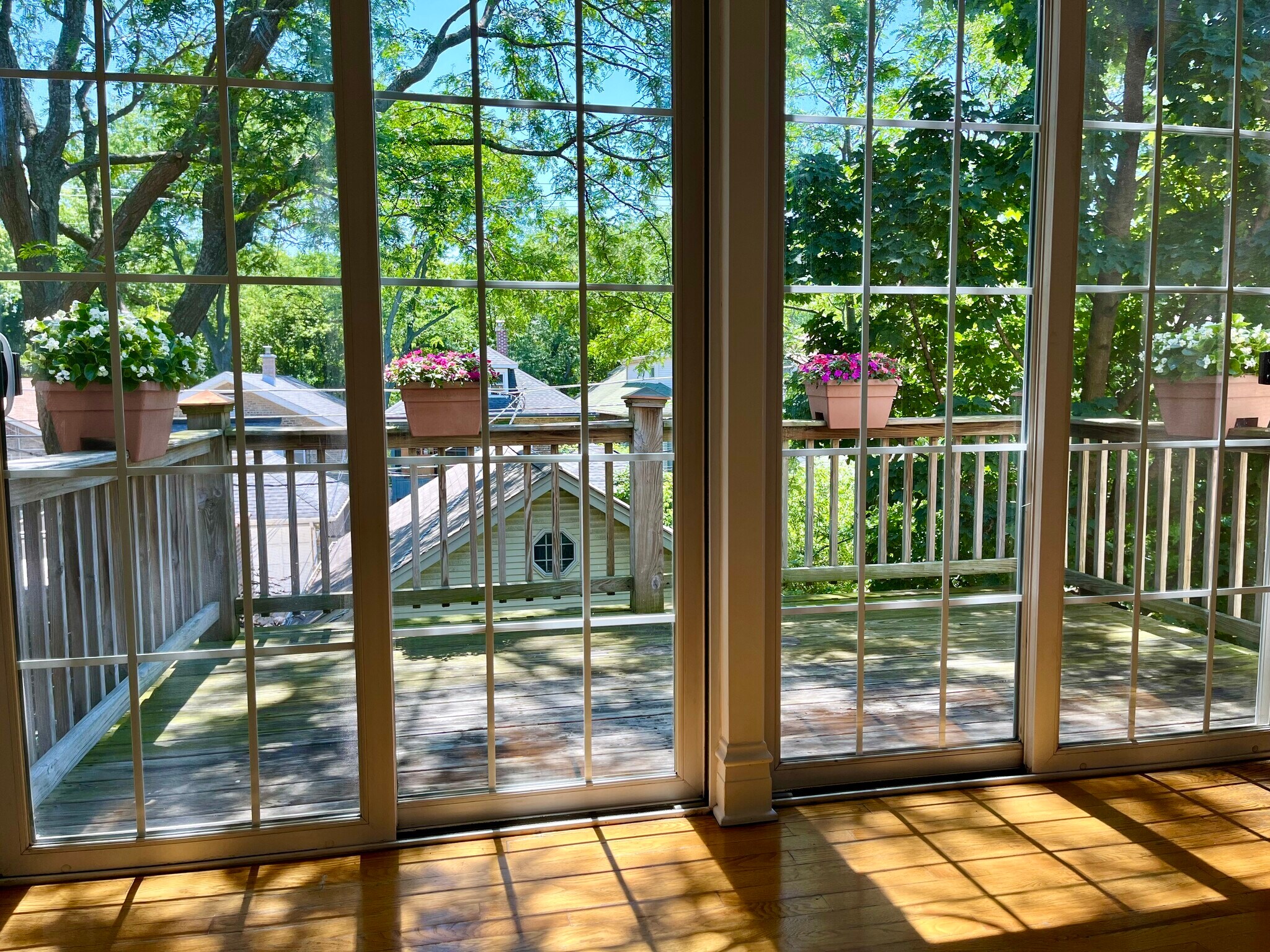 Building Photo - 734 Mulford St