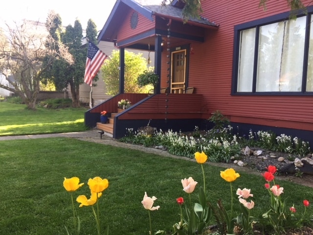 Building Photo - Charming 2-Bedroom Home Near Downtown Bellingham – Private Yard & Cozy Living