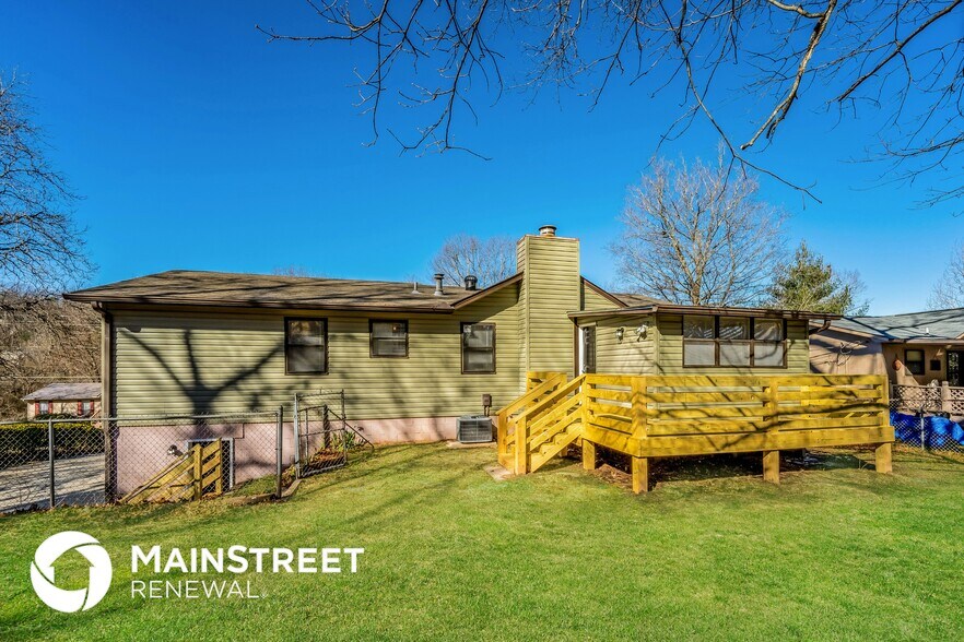 Building Photo - 5837 Willow Ridge Rd