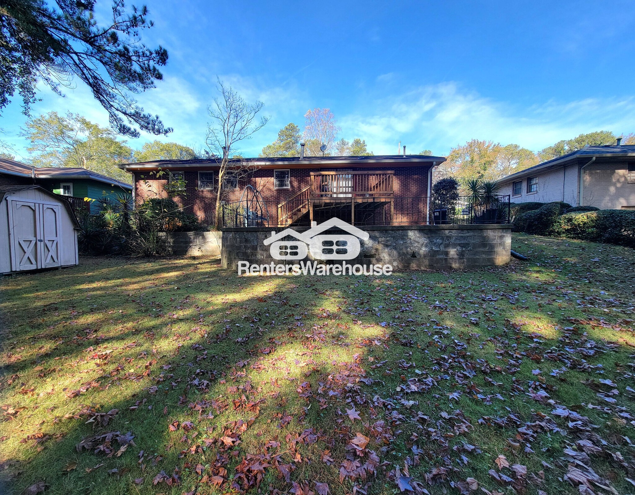 Building Photo - 3566 Highwood Dr SW