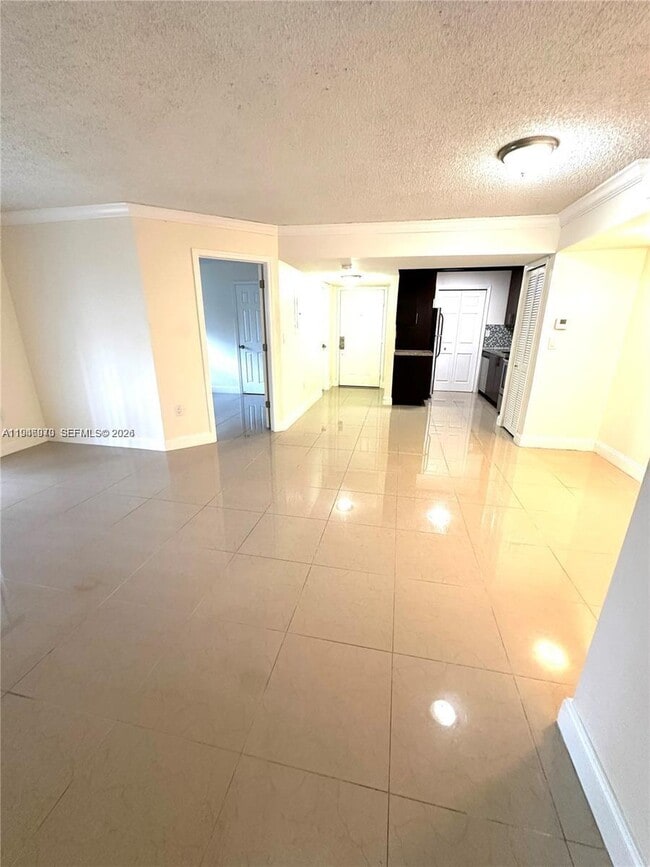 Building Photo - 919 NE 199th St