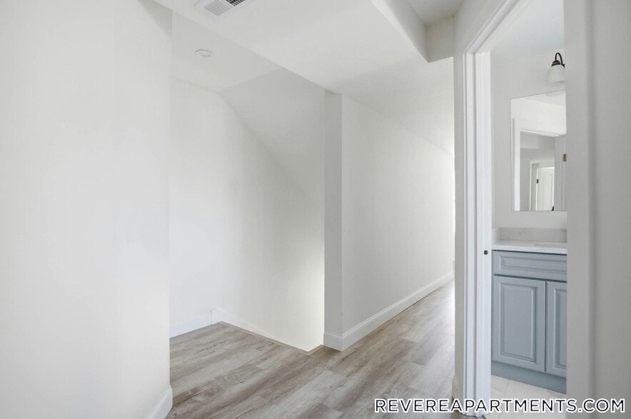 Building Photo - 23 Blake St