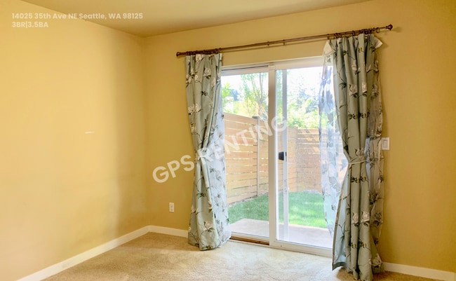 Building Photo - 14025 35th Ave NE