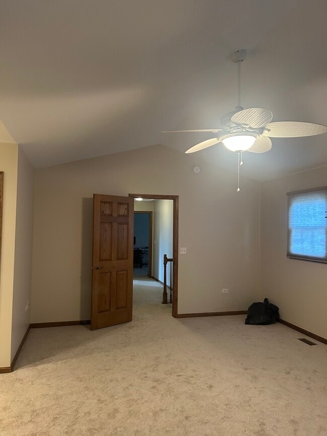 Building Photo - 527 Springwood Ln