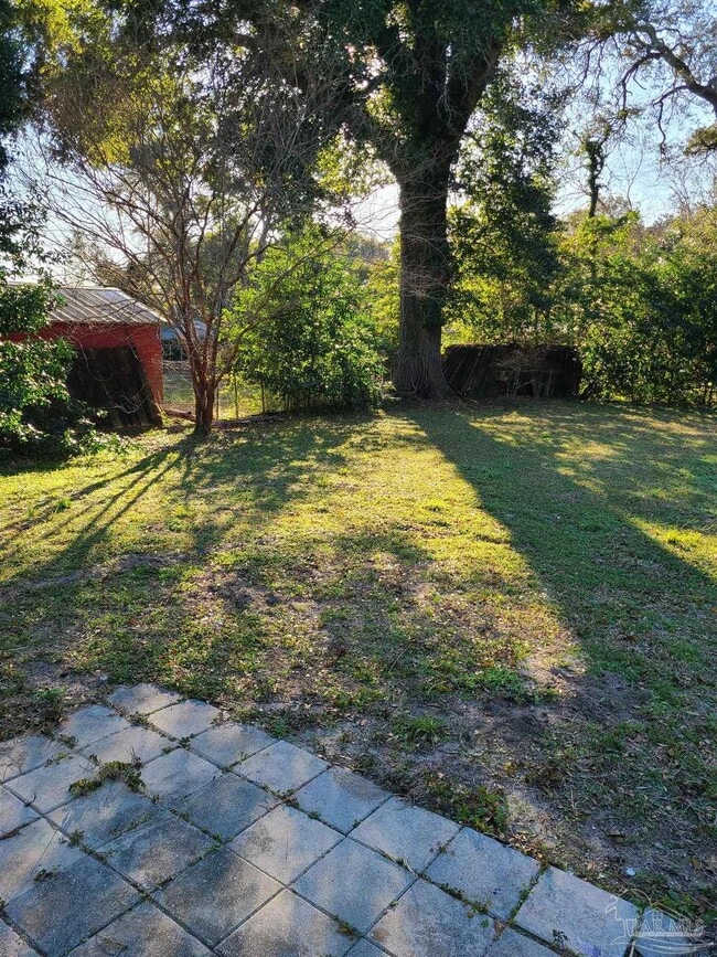 Building Photo - 5549 Mayfair Dr