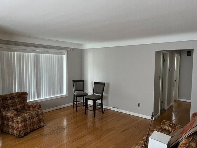 Building Photo - 3 Bedroom Home in Frasier