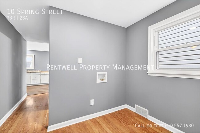 Building Photo - 10 S Spring St