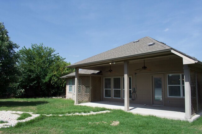 Building Photo - 1001 Emory Fields Cove