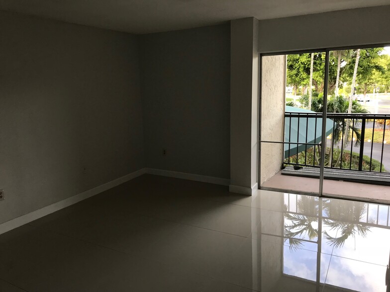 Bed room - 14250 SW 62nd St