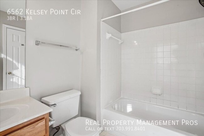 Building Photo - 6562 Kelsey Point Cir