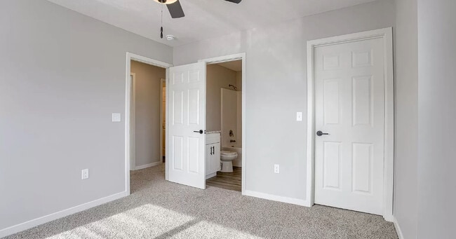 Building Photo - 20855 R Ct
