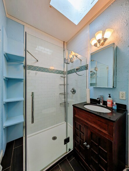 Building Photo - 22 E Bayaud Ave