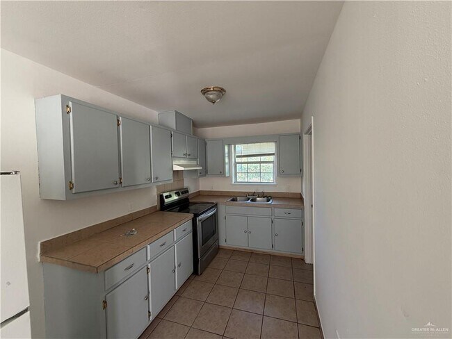 Building Photo - 9 Francisco Ave