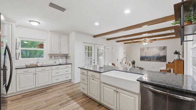 Building Photo - Beautiful Home on Nearly an Acre in Helotes with Pool, Office & No HOA