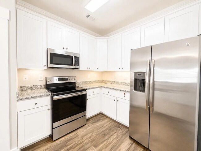 Building Photo - 722 Elmbrook Dr