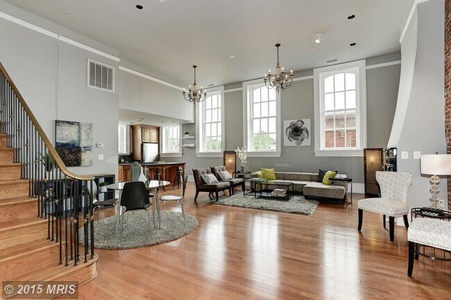 Building Photo - You ever see a place and wonder, "who is l...