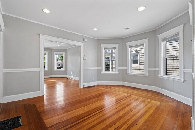 Building Photo - 146 Beech St