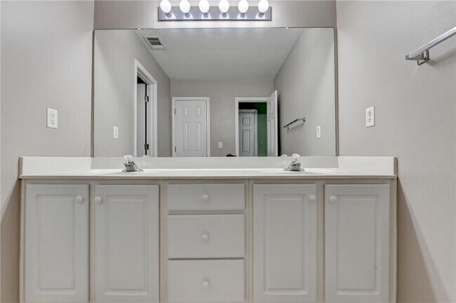 Building Photo - 236 Windy Cir