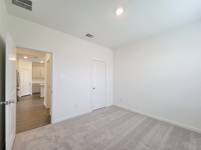 Building Photo - 21627 Royal Jett Dr