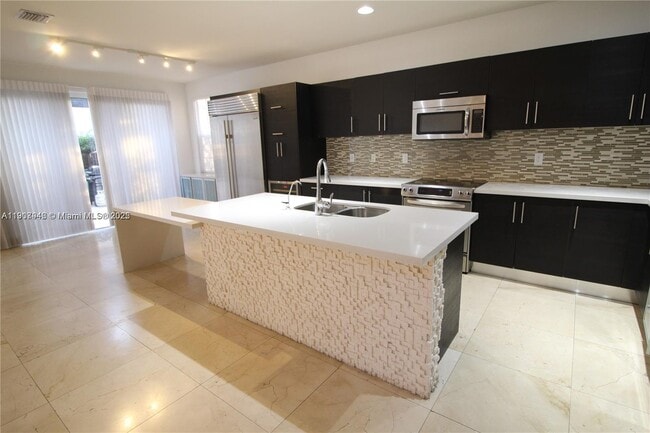 Building Photo - 10564 NW 70th Ln