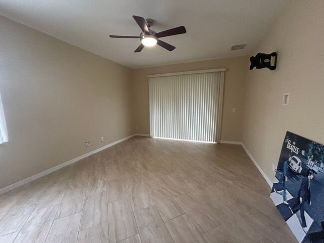 Building Photo - 2475 Ashbury Cir