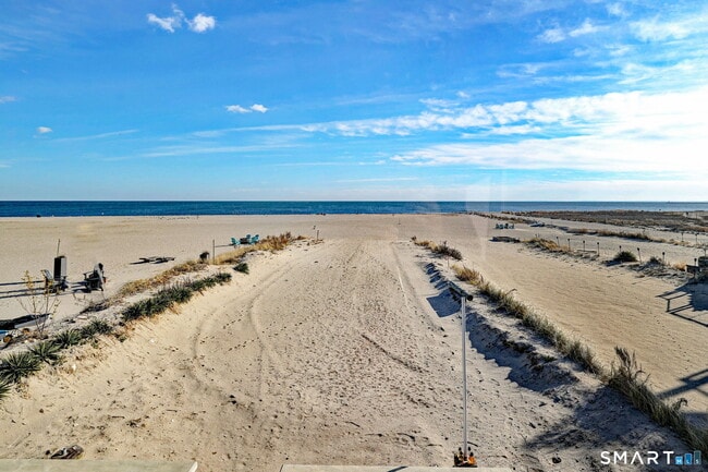 Building Photo - 25 Milford Point Rd