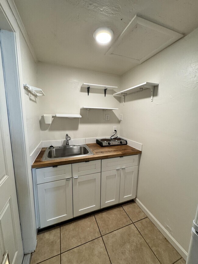 Building Photo - 2014 N 16th Ave