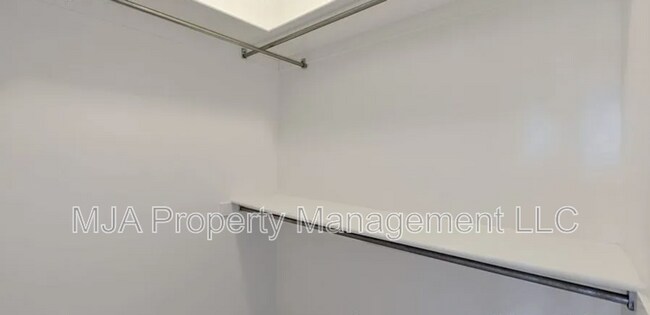 Building Photo - 848 W 4050 S