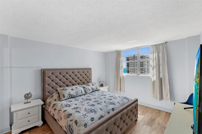 Building Photo - 3000 S Ocean Dr