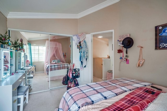 Building Photo - 1032 Smoketree Dr