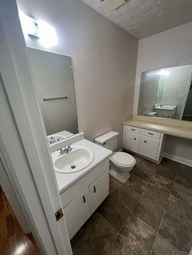 Building Photo - NOW READY!!! Cozy ranch 2 bedroom 1.5 bath...