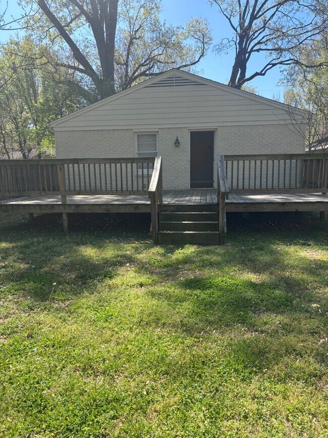 Building Photo - Charming 3-Bedroom Home in Memphis – Move-In Ready!