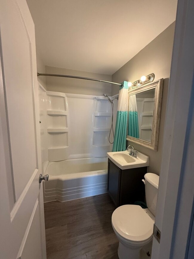 Building Photo - 3 bed 1 bath