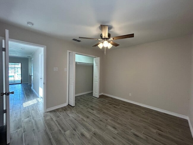 Building Photo - 100 Hillside Rd