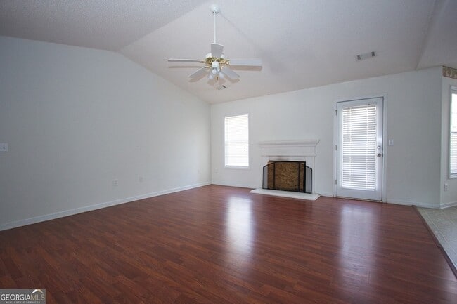 Building Photo - 2804 James Henry Dr