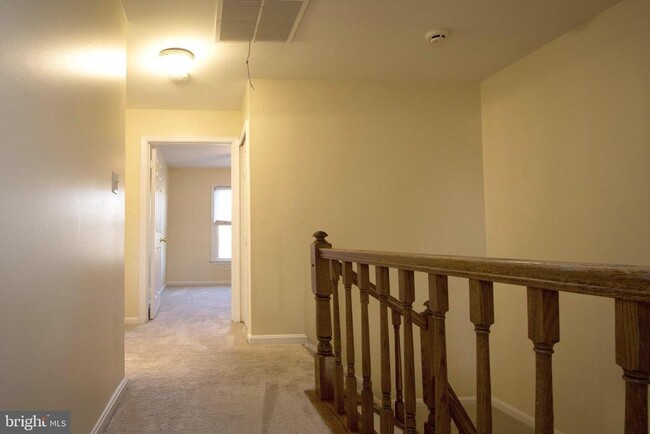 Building Photo - 5339 Buxton Ct