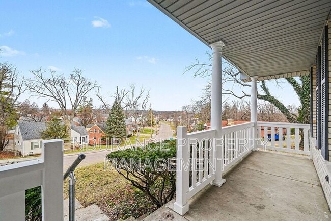 Building Photo - 334 Hyde Park Dr