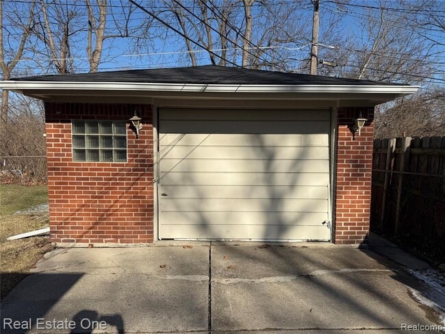 Building Photo - 8064 Whitefield St