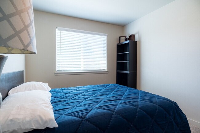 Building Photo - 5706 W 1st Pl