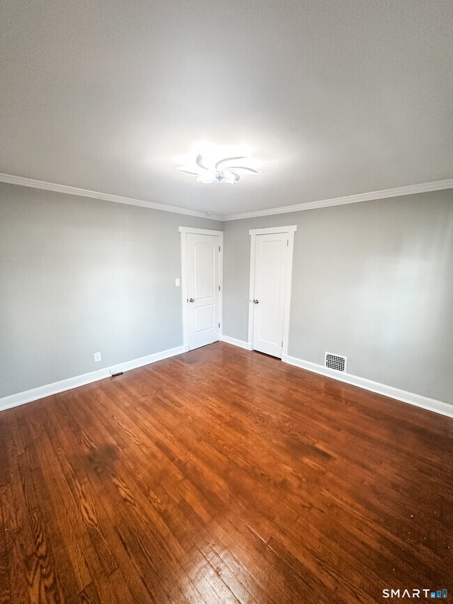 Building Photo - 264 Wilmot Ave