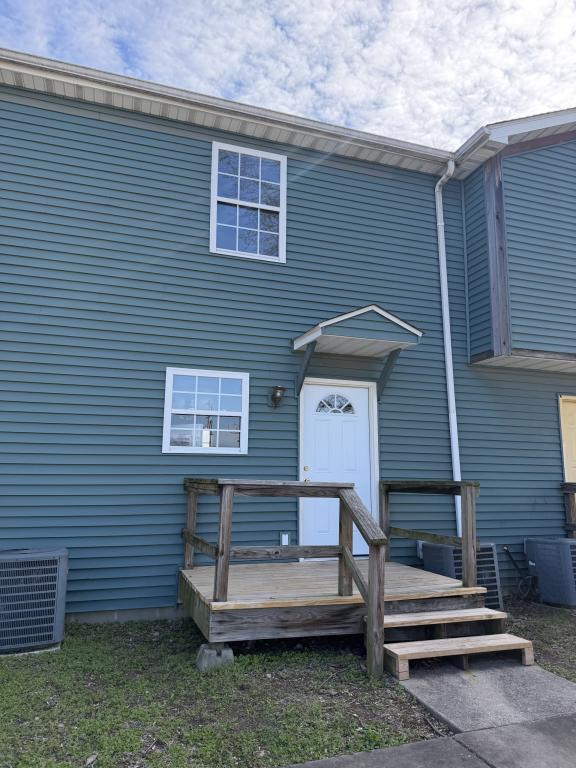 Building Photo - 500 S Washington St