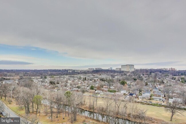 Building Photo - 5340 Holmes Run Pkwy