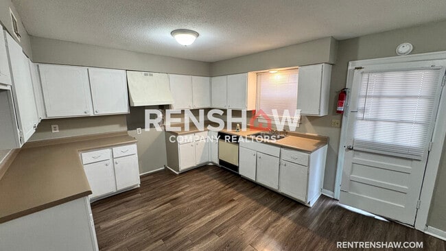 Building Photo - 3212 13 Colony Mall