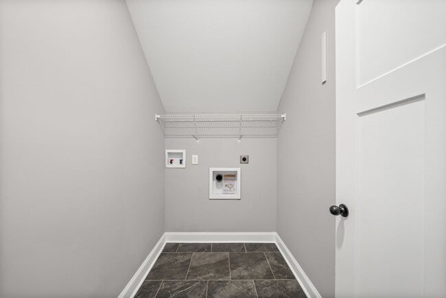 Building Photo - Spacious 4 bedroom 3 full bath home for rent!