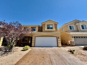 Building Photo - Welcome to a stunning 4-bedroom, 3-bath Home