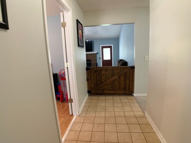 Building Photo - 3149 Lakeside Villa Rd